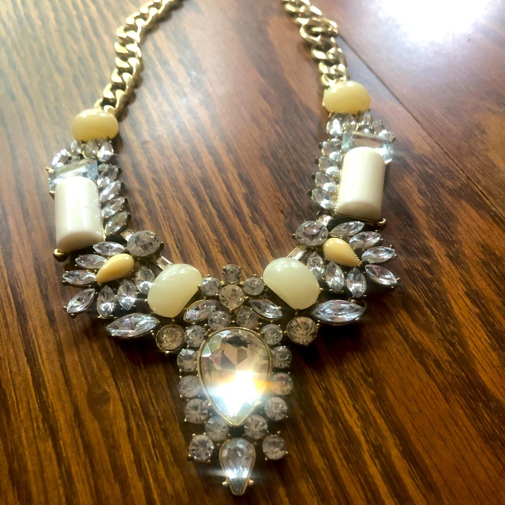 Statement necklace NWT